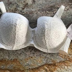 Auden cream lace underwire bra new 44D